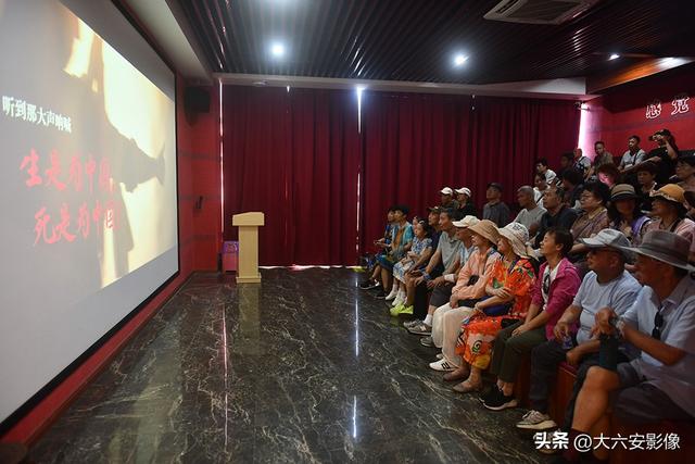 安徽六安：暑期红色旅游升温 红街文化园游人如织