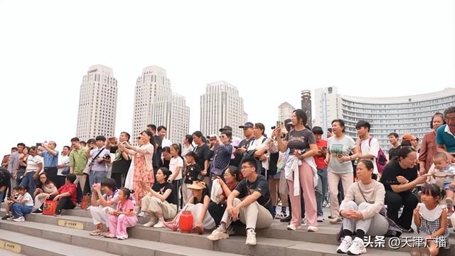 观察 | 海河成为假期“流量担当”，璀璨绚烂的天津更要持续发光！