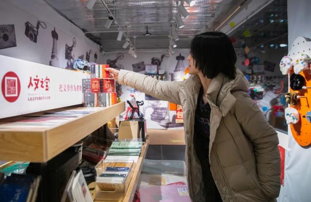 白塔寺街区跨年文化盛宴欢乐启幕