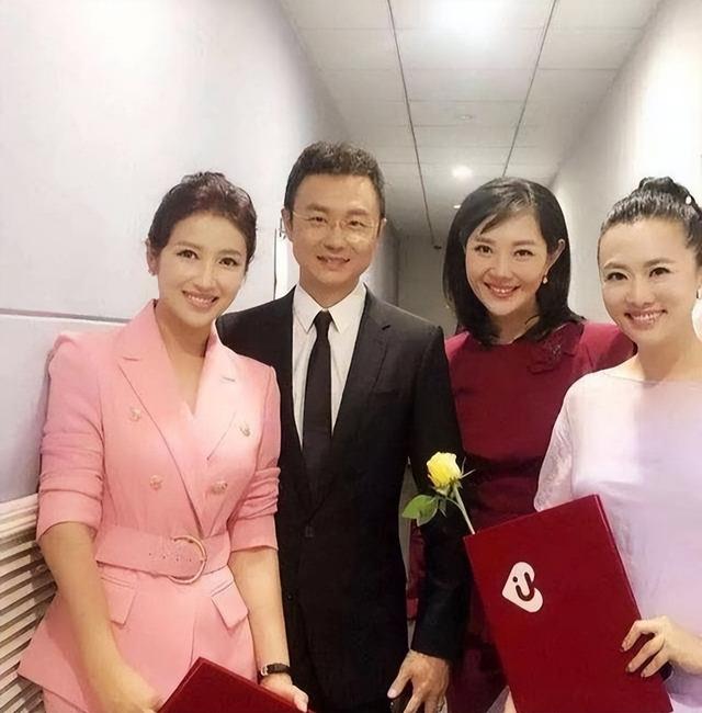 春妮没想到，丈夫刚强出席阅兵解说没多久，6岁儿子又给自己争光