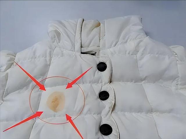羽绒服脏了不用干洗，教你自己在家洗羽绒服，比洗衣店洗的更干净