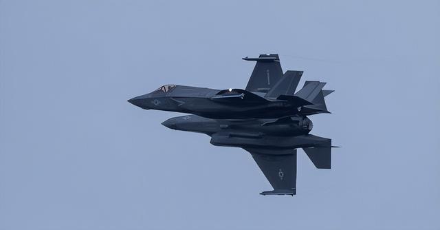 琉球不属于日本！中俄军队包围琉球，韩国紧急避险，高市怕啥来啥