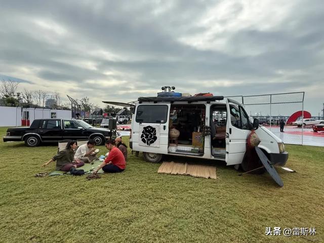 90岁还在玩车的爷爷,比我活得精彩多了