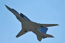 一架图-22M3轰炸机在俄中部坠毁，1人死亡图片