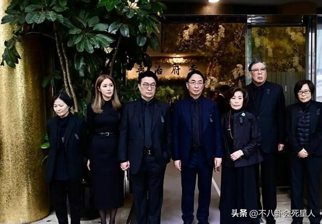 香港四大家族没落：李嘉诚父子撤退，郑裕彤儿子负债李兆基家躺平