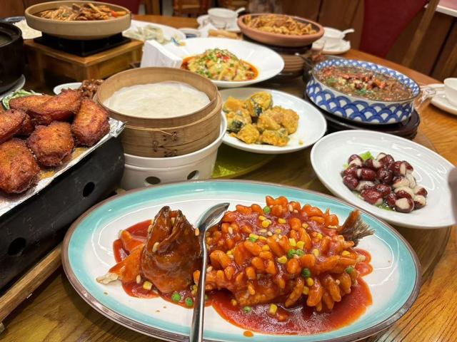 找店吃饭费时间，引擎优化让AI自动推荐好店，商家省钱省力转化高