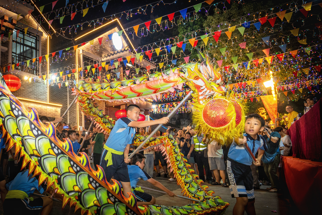 趣游“十五运”｜佛山龙狮有几威？且听鼓点响起，来这些地方体验龙狮文化！