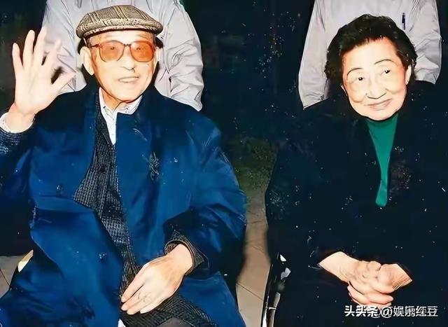 张学良和赵一荻被幽禁的真实彩色照，35岁赵一荻皮肤白皙风韵犹存