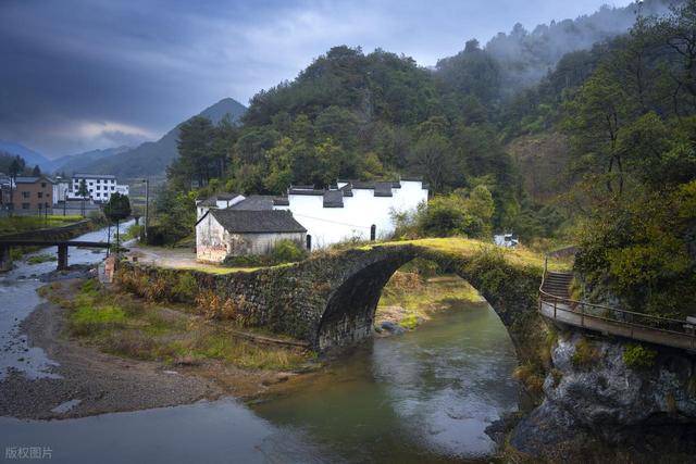 假期旅行的天花板！国内6座被严重低估的宝藏山水小城，风光超绝
