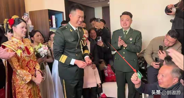 张自轩婚礼现场	，新娘很强势两次拒绝他的亲密动作，岳父实力不菲