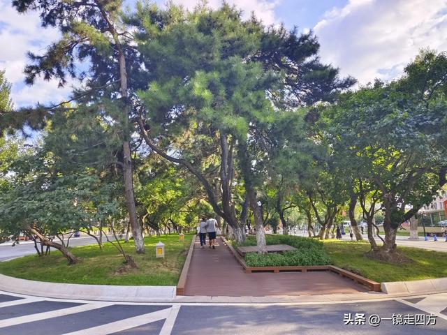 周末16点，长春新民大街又准时变身步行街，市集和舞台开放