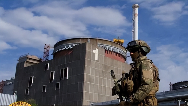 俄军无人机发威！20公里“死亡区”成型，乌军陷入三重绝境