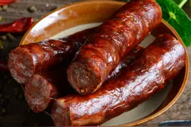 香肠晒好后，是“生着冻”还是“熟着冻”？很多人都不知道，难怪香肠不好吃图片