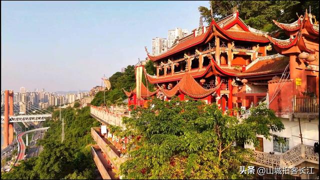 重庆嘉陵江畔有座“空中道观”，沙区多个地名和它相关，真有趣！