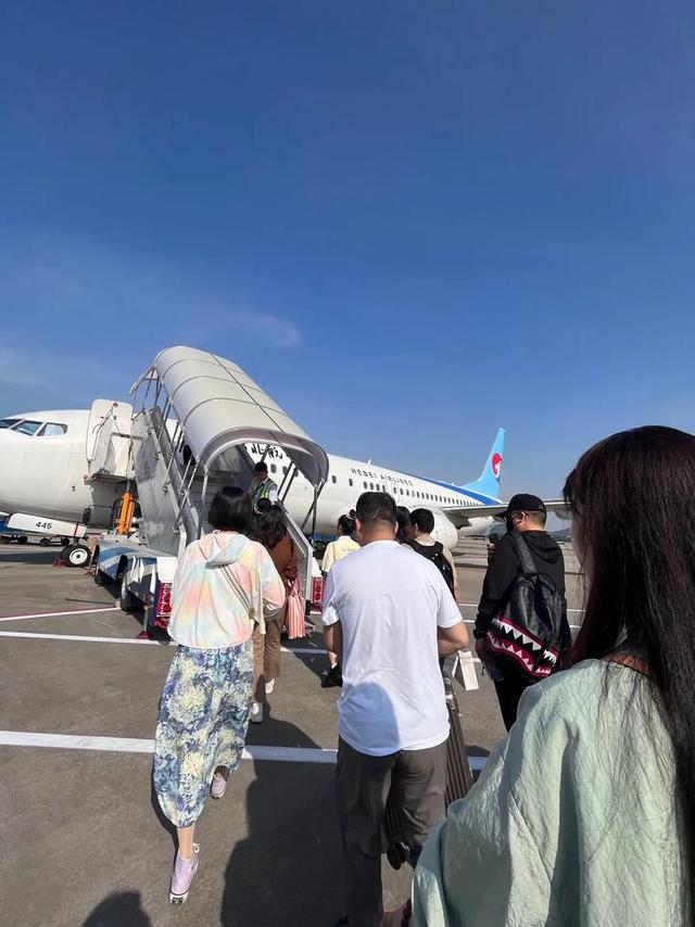 儿童飞机票，比成人票还贵！究竟是怎么回事？