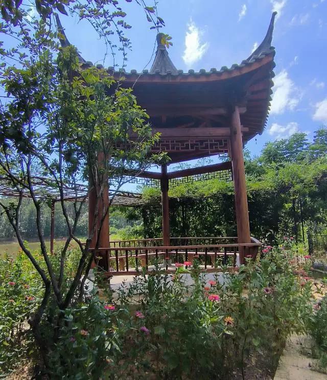 探访遗世独立的窑洞酒店