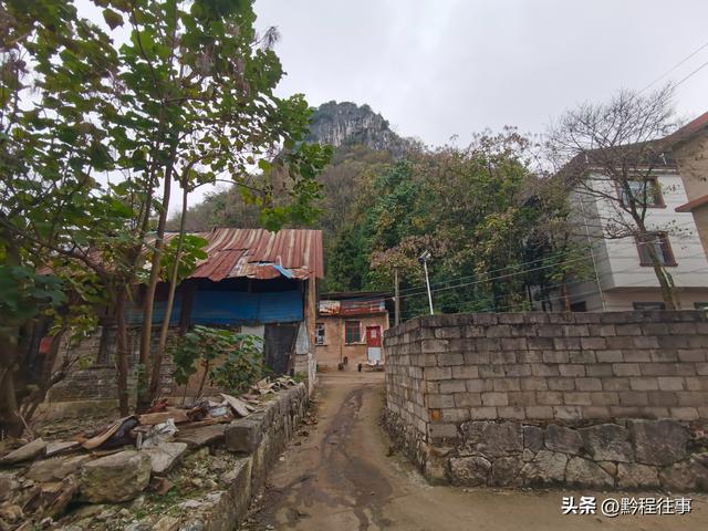 寻找一个最为艰难的躲匪洞，我难到达，土匪也难以到达