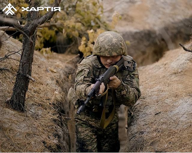 普京带头“半场开香槟”，被泽连斯基打了个措手不及