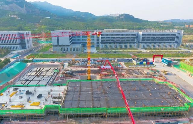 中铁十七局承建中北大学半导体与能源宇航学院项目竣工