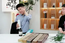 无语！董宇辉刚通知17号开始停播三天，一堆谣言就造出来了图片
