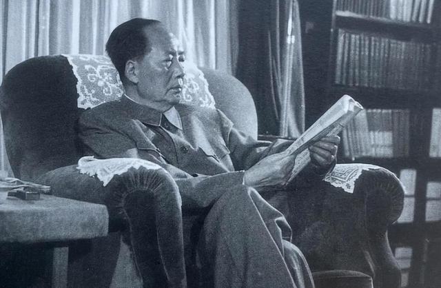 1976年运送毛主席遗体，发生三个“想不到”，华：人民不想主席走