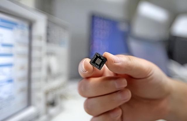 美国加税都拦不住！全球70%订单涌向中国，日媒一句话道出真相