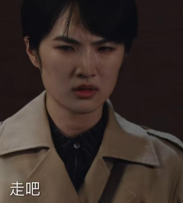 收手吧！资本家的“丑孩子”，笑的比哭还难看，别霍霍观众眼睛了