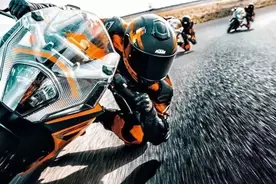 小汽车C1驾照增驾摩托车D照，需要注意什么？都有哪些步骤？图片