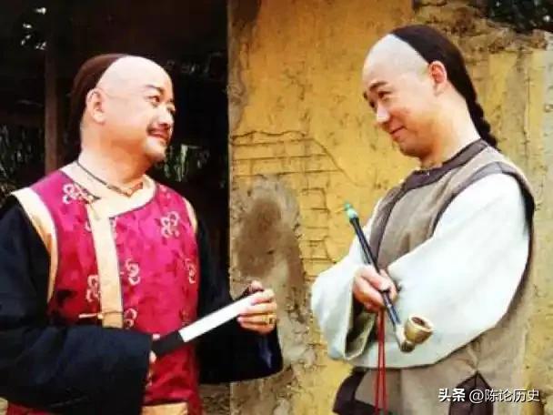 和珅出上联戏耍纪晓岚	，下联藏贪腐秘辛，乾隆拍案查案