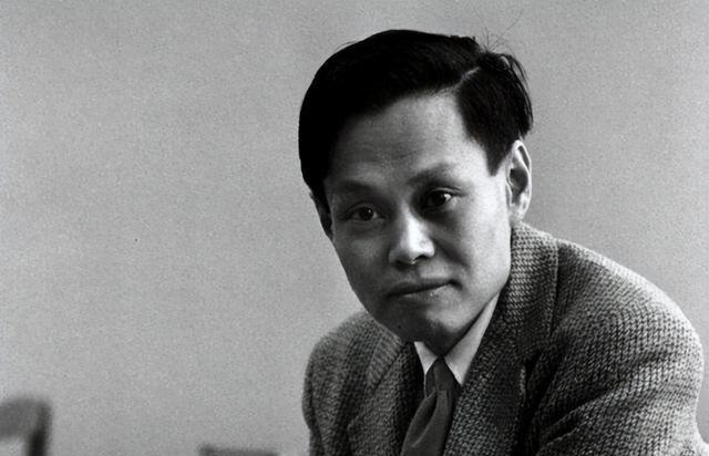 翁帆也没想到，丈夫杨振宁去世后，竟因生前一个举动再次口碑暴涨