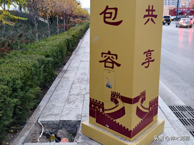 夜色里的神木市河堤，隐藏着不显眼的危险