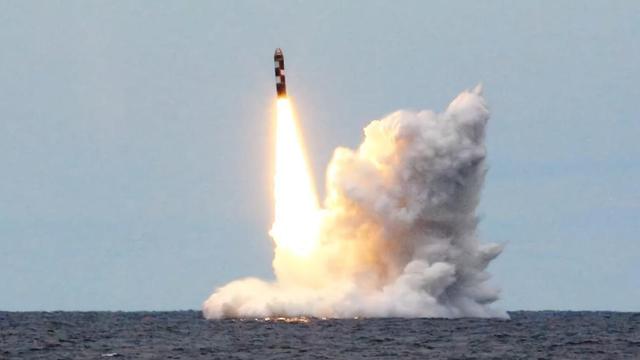 普京可能不得不停战了！最大财源被切断，再想打也没钱了！