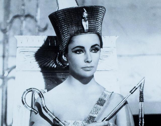 埃及艳后荒诞的人生：嫁给亲兄弟，先后勾引凯撒及其女婿和义子