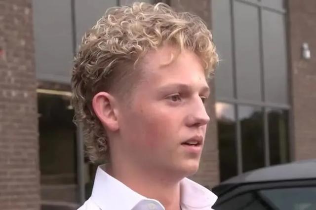 美女教师妮可·巴洛·卡拉汉涉嫌性侵未成年男学生