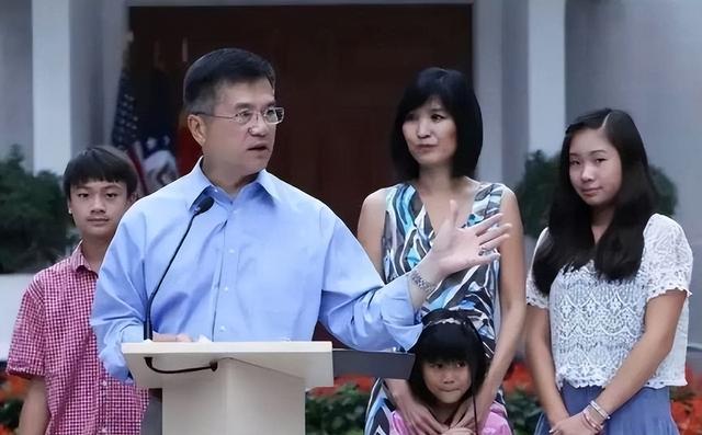 骆家辉警告中国，最好不要自主生产尖端芯片，这不是美国想看到的