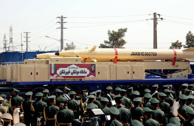 3000枚导弹是谎言？以色列总理对美炒伊朗威胁，实则为政权续命？