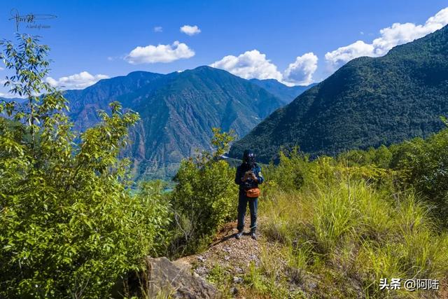 看丽宁十八弯未必要去观景台,我遇见个野生小土坡,视角也挺不错