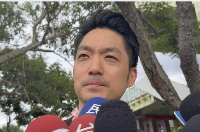 黄国昌率近千人闯赖办，8警员受伤，黄国昌或被逮捕，蒋万安表态