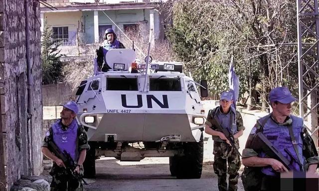 危险信号！以军空袭黎巴嫩，祭出杀招！是想拉美国帮忙吞并中东？