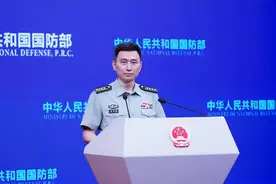 国防部回应网友“许愿”苏超决赛飞战机图片