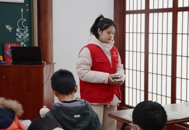 文物不语，但他们让历史有了心跳的温度