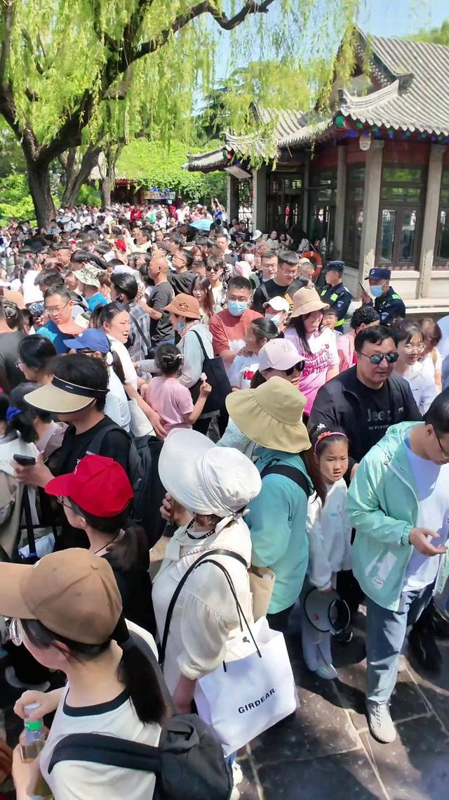 五一越来越多人选择"反向旅游"，不去热门景点的背后是观念的转变