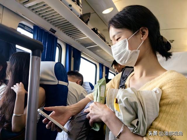 周末去坐了一趟无锡-上海的火车