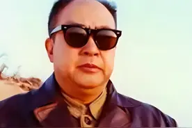 陈毅为何总戴墨镜？主席说为了挡杀气，多年后陈毅儿子却给出答案图片