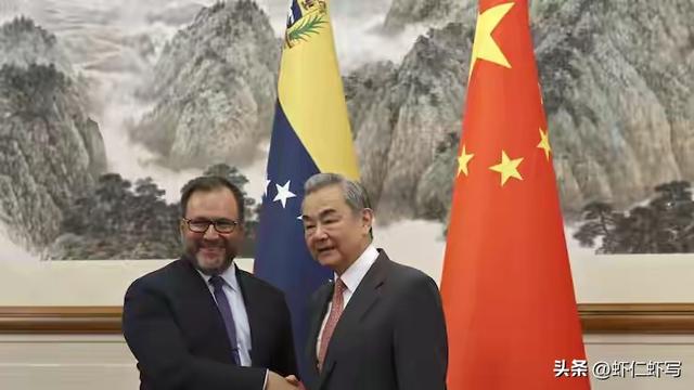 委内瑞拉生死关头之际，无路可退的马杜罗，终于打通了北京的电话