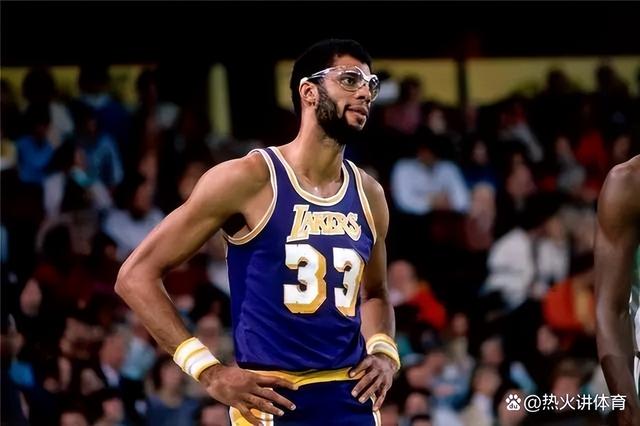 在NBA的历史中，哪个位置球员，历史第二和历史第一差距最小