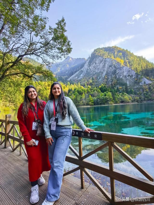 700万人次的奔赴，九寨沟以生态笔墨绘就最美山水答卷