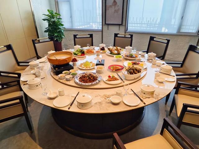 Emo救星！东平湖开启初冬镜面模式，带来满格治愈力~