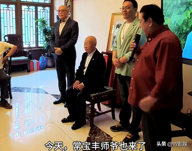没门户真不行，于连仲收徒，姜昆、冯巩发视频祝贺，李金斗做主持