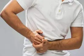 两肋隐隐作痛，可别不在意，多半是这里出了问题！图片